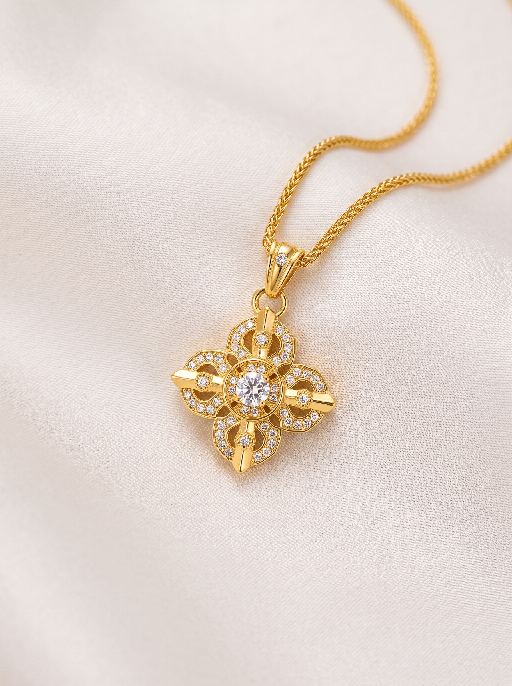 Hollow Four Leaf Clover Crystal Necklace, Gold Plated Sparkling Zircon Pendant Necklace, Unique Keepsake Jewelry Gift for Anniversary Birthday